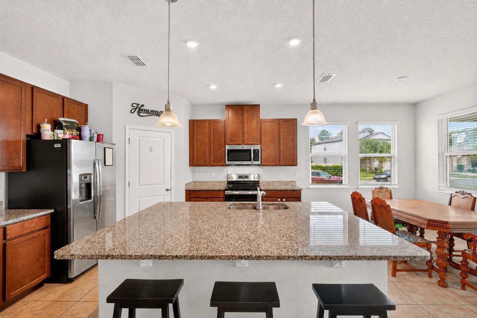 17136 Goldcrest Loop Property Photo 11