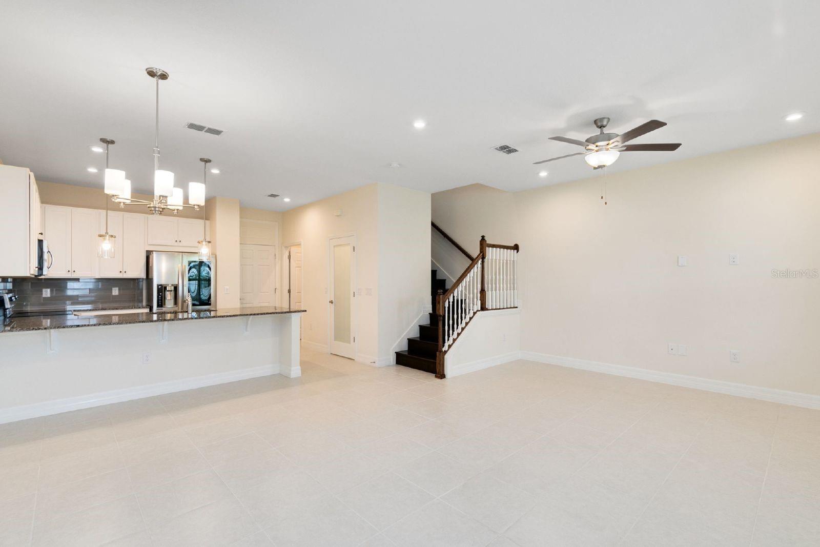 2232 Centerra Loop Property Photo 5