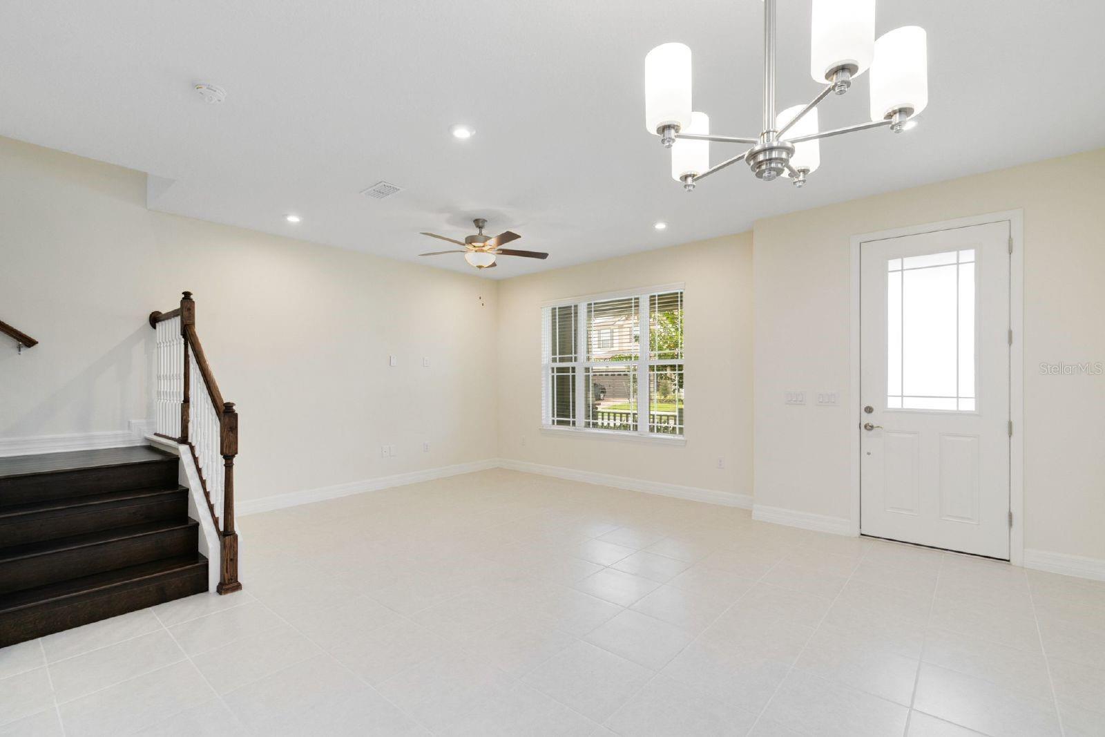 2232 Centerra Loop Property Photo 6