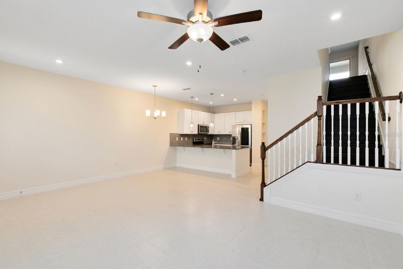 2232 Centerra Loop Property Photo 8