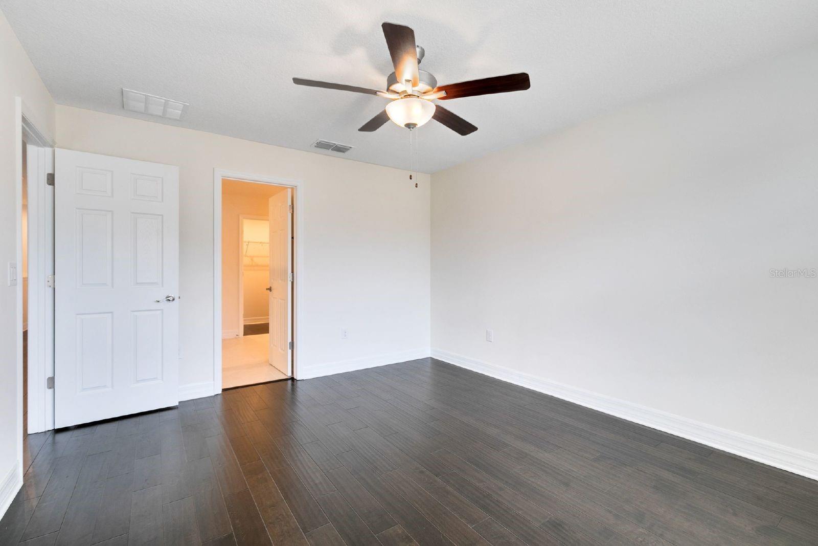 2232 Centerra Loop Property Photo 14