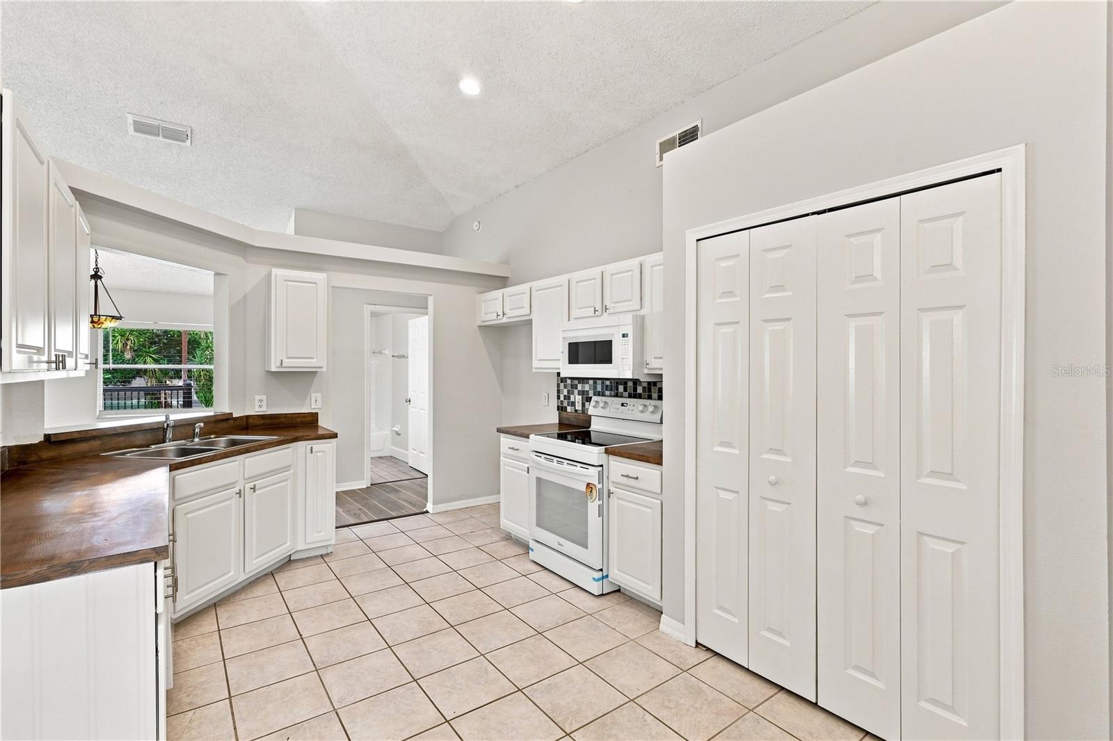 2117 Fish Eagle St Property Photo 8