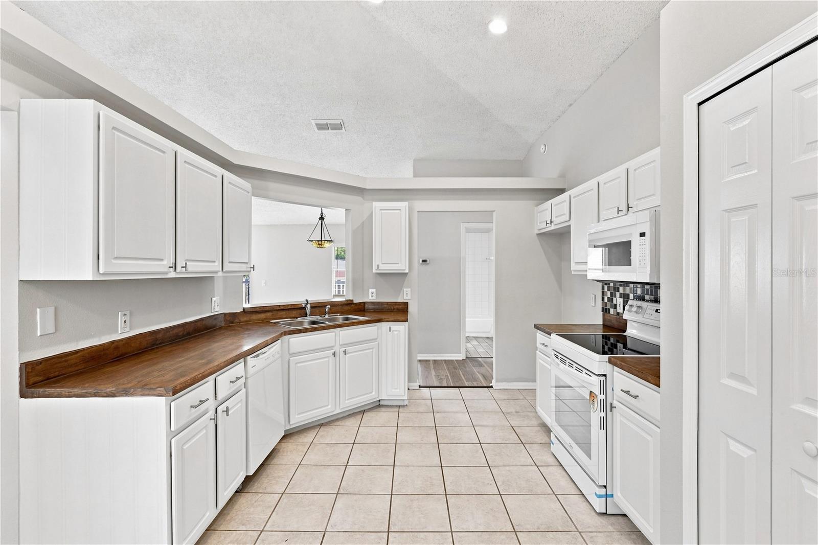 2117 Fish Eagle St Property Photo 9