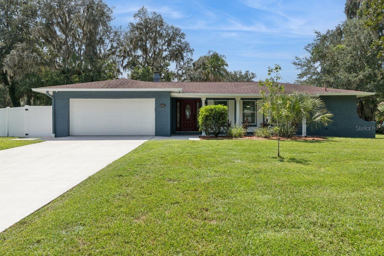 402 Valencia Cir Property Photo 1