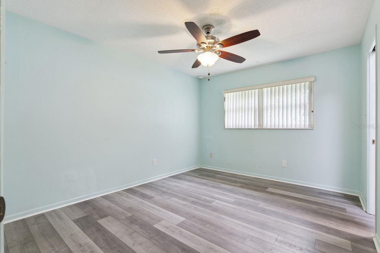 402 Valencia Cir Property Photo 33