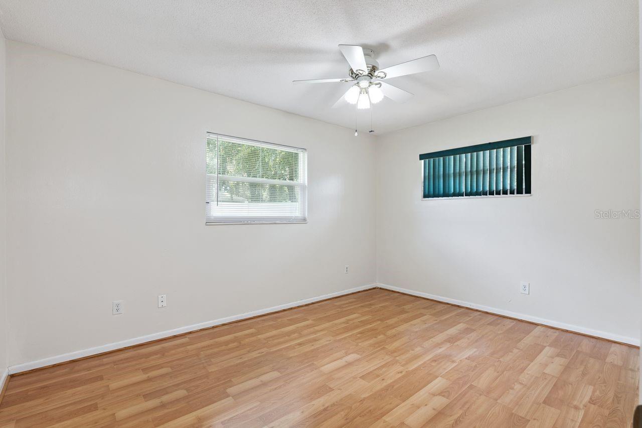 402 Valencia Cir Property Photo 38