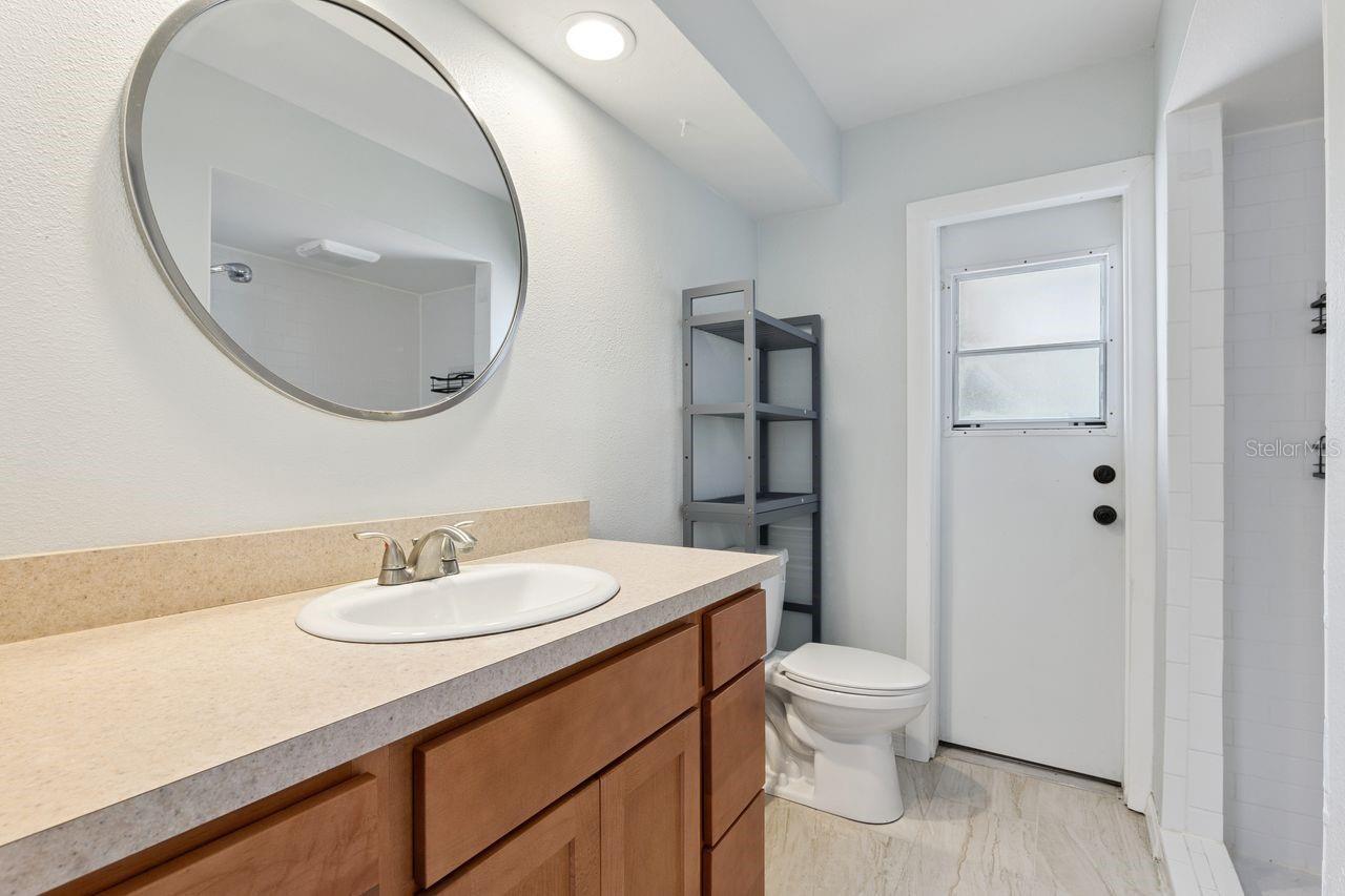 402 Valencia Cir Property Photo 40
