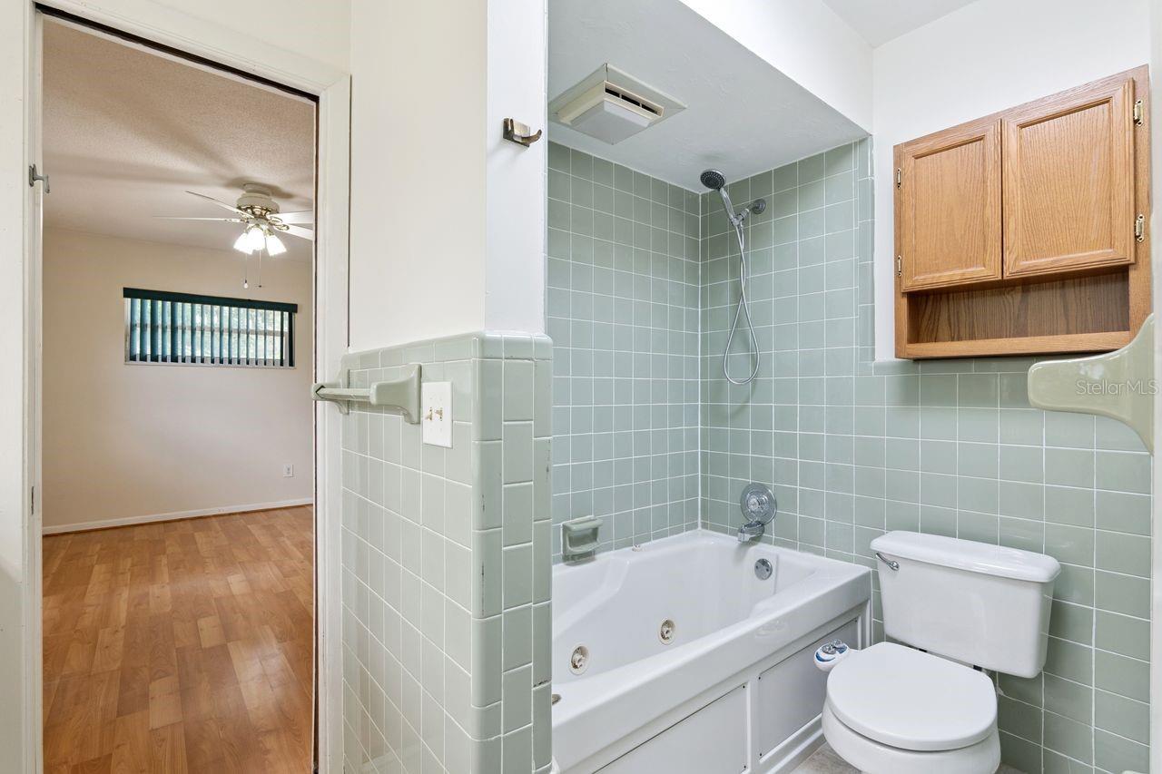 402 Valencia Cir Property Photo 42