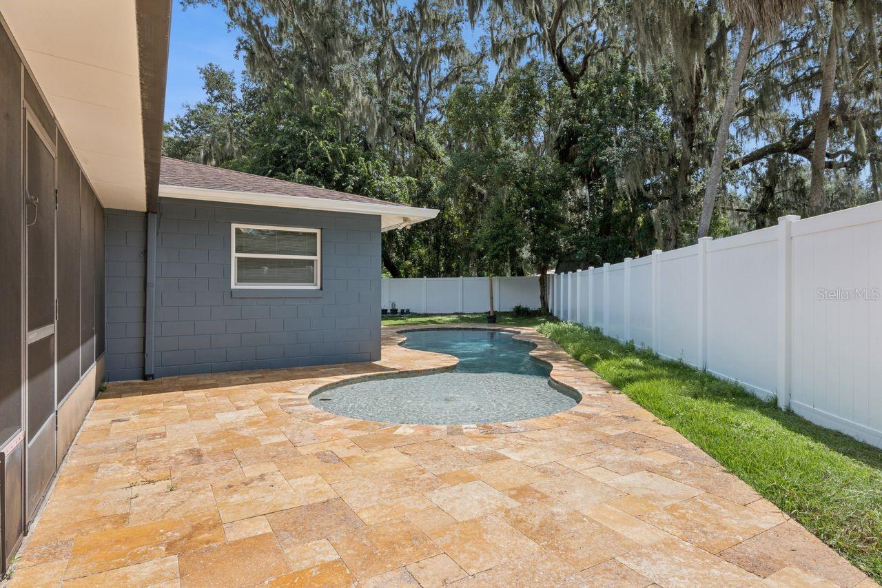 402 Valencia Cir Property Photo 46