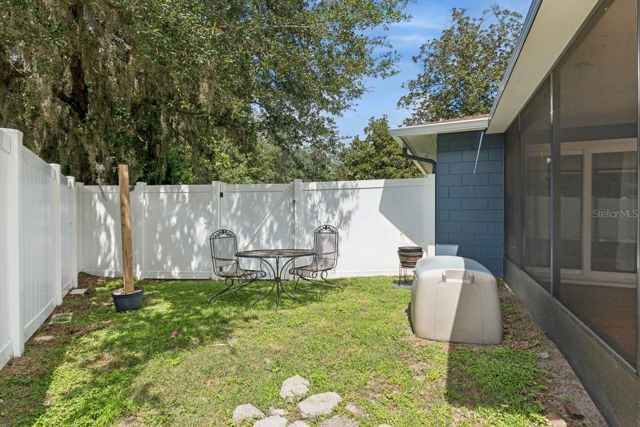 402 Valencia Cir Property Photo 51