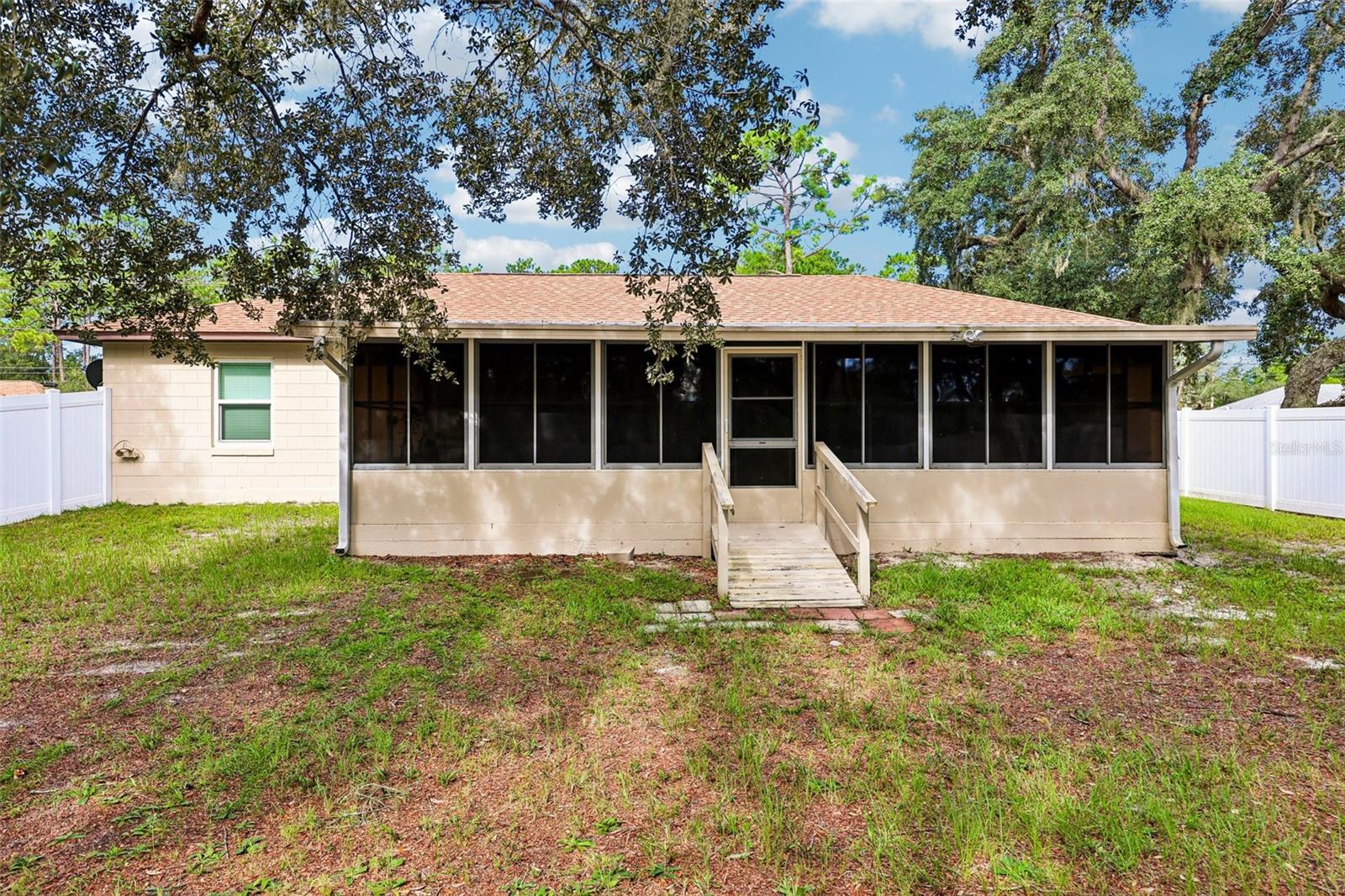 1036 Gage Ave Property Photo 26