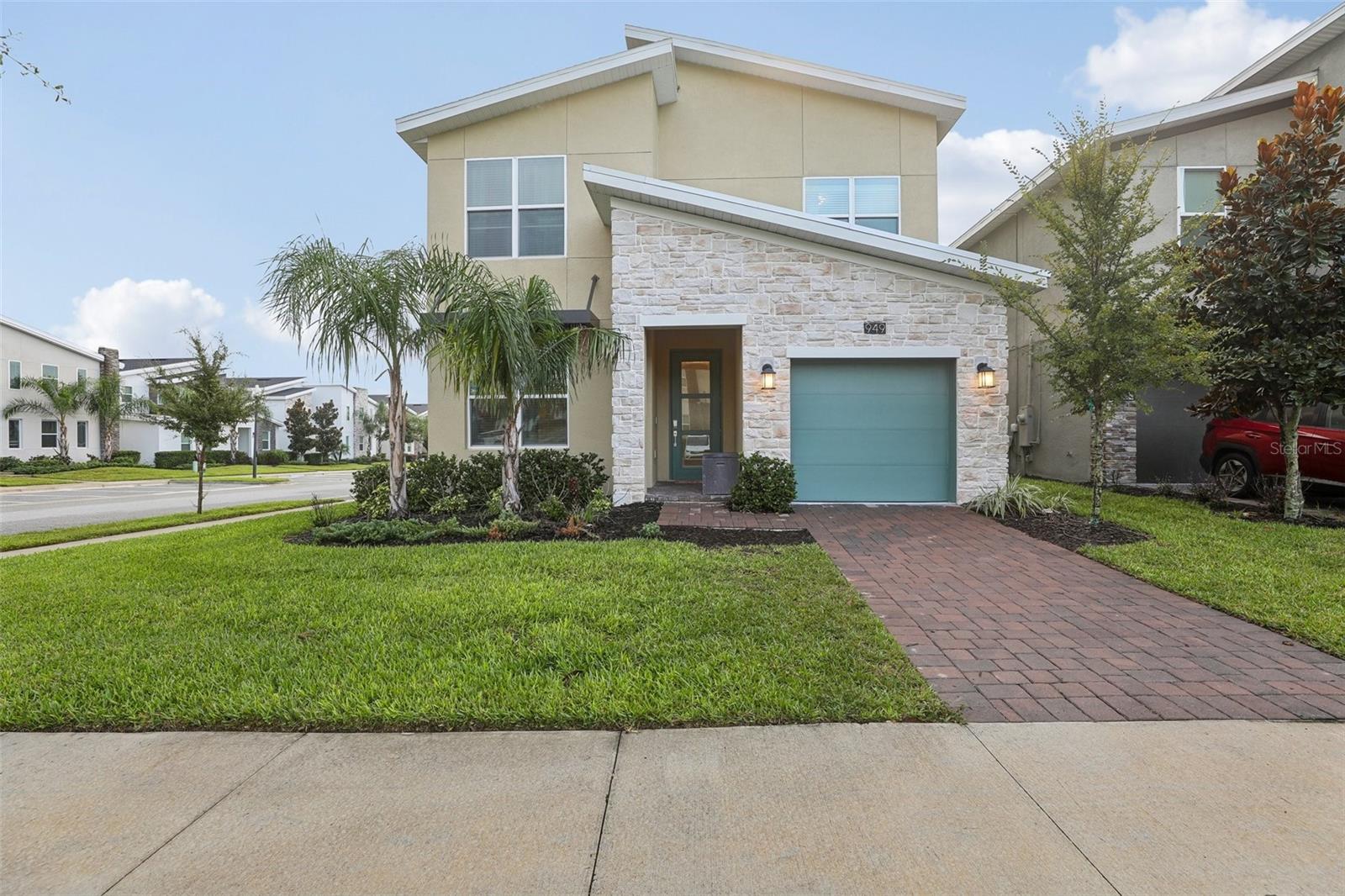 949 LEADER ST Property Photo 1