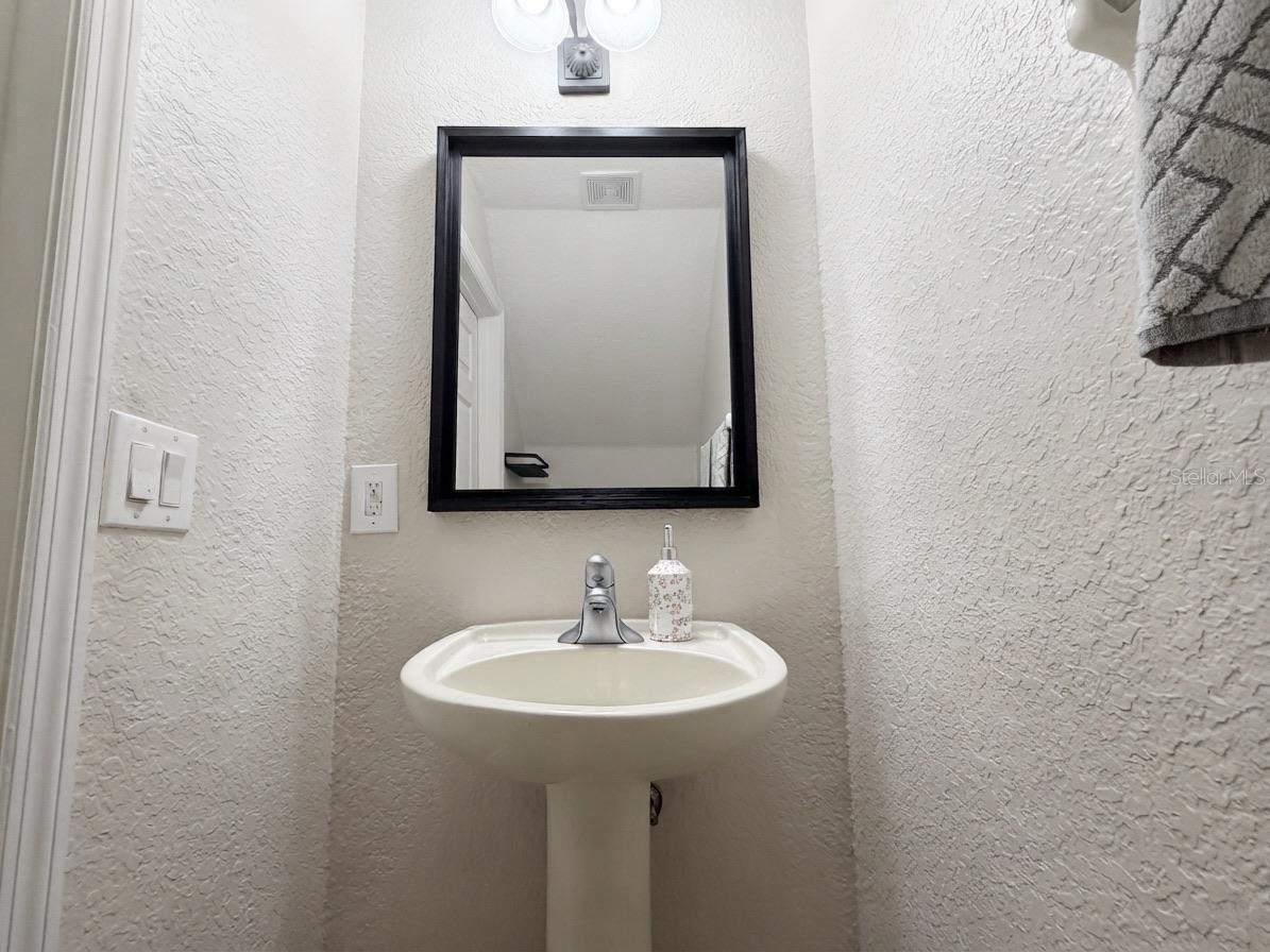 6360 Ranelagh Dr #102 Property Photo 19