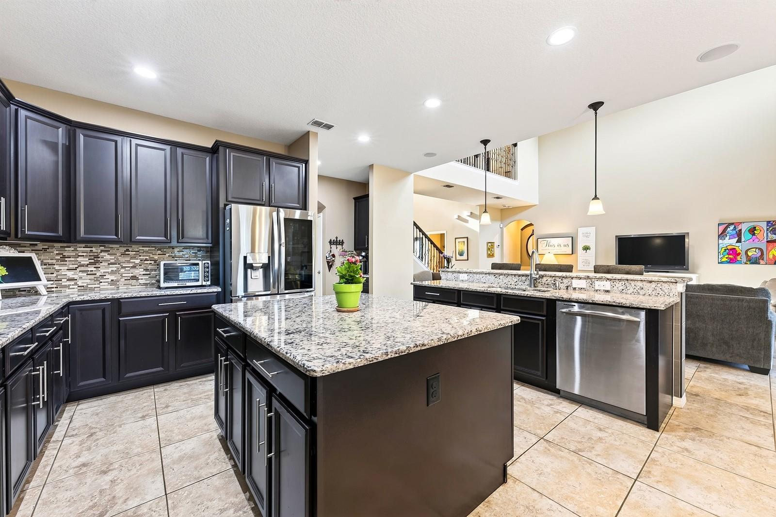 3135 Amalfi Dr Property Photo 10
