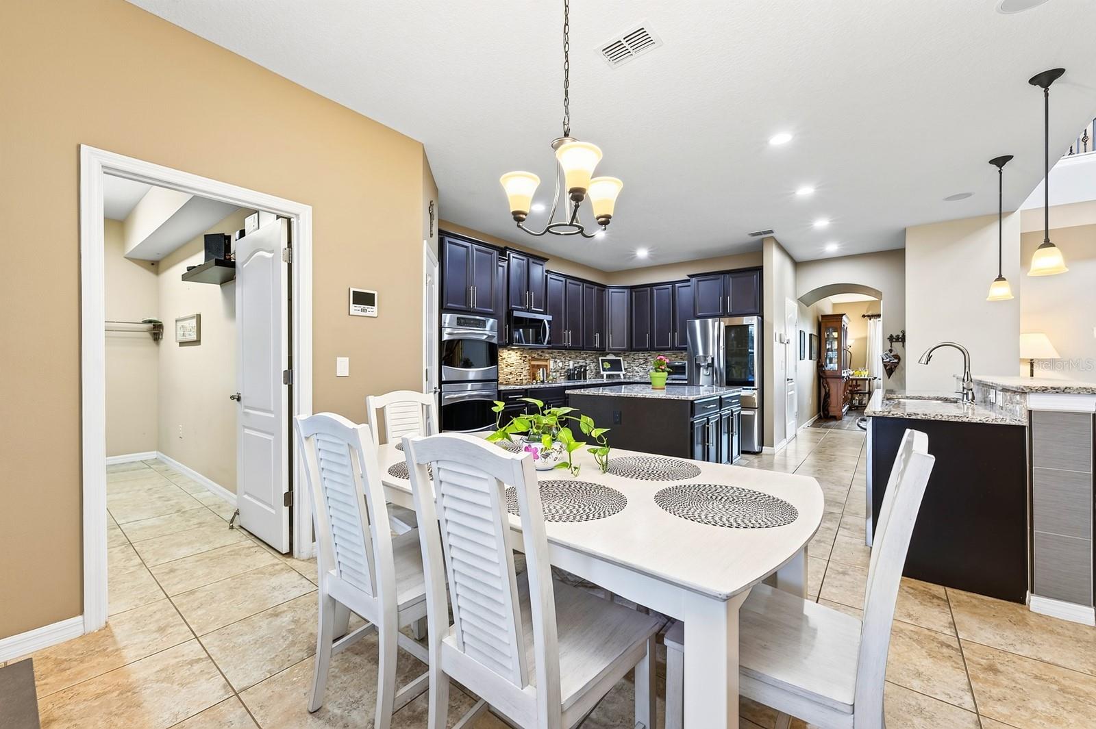 3135 Amalfi Dr Property Photo 13
