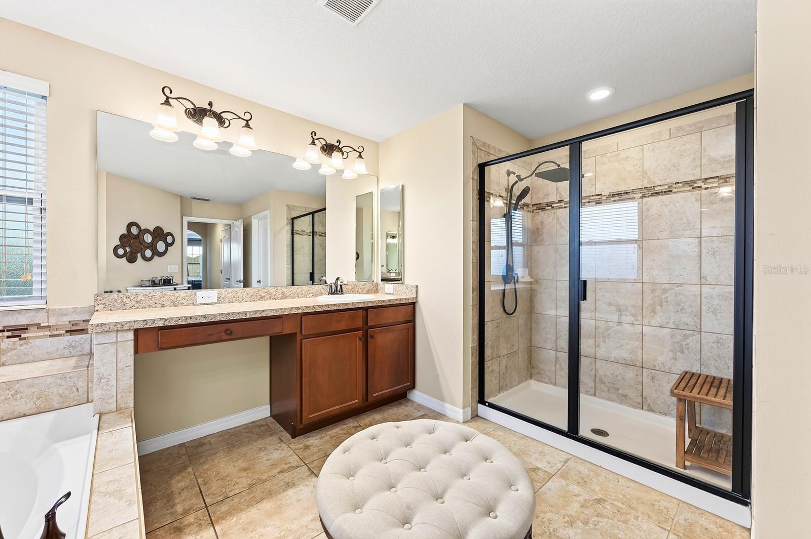 3135 Amalfi Dr Property Photo 23