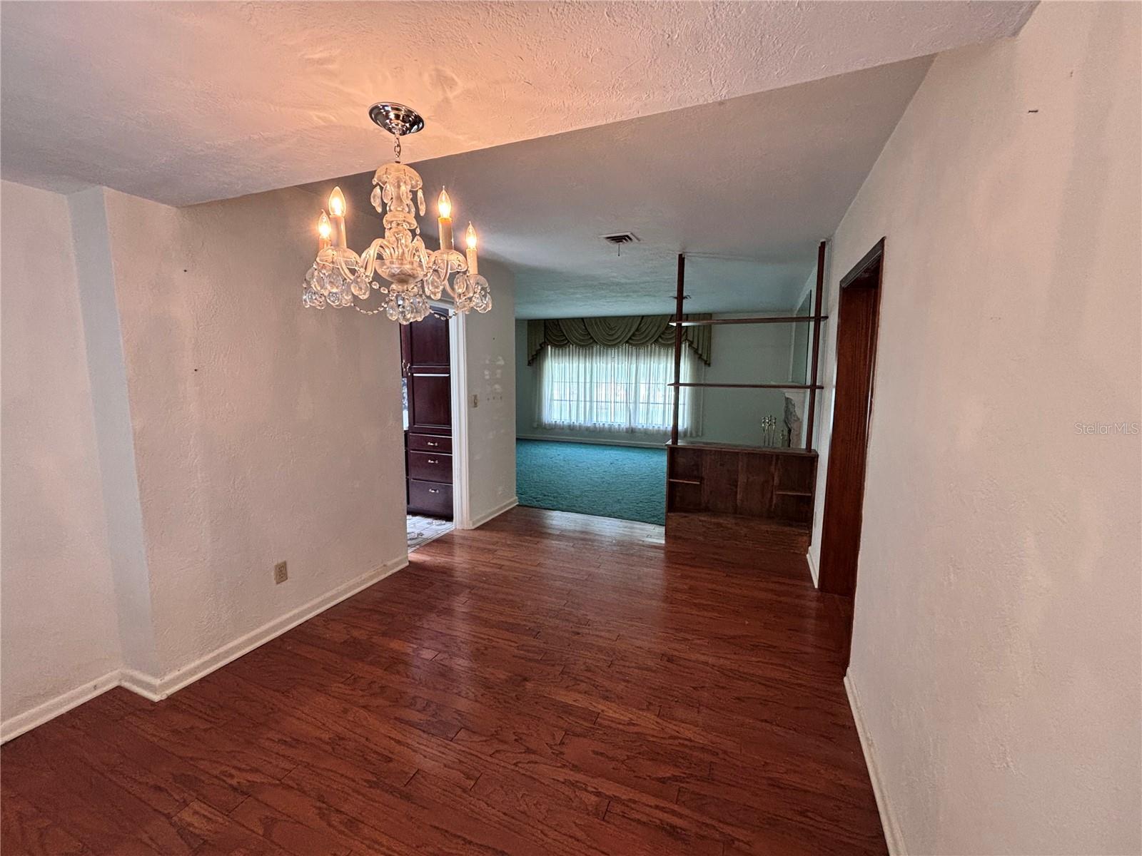 4143 Edgewater Dr Property Photo 8