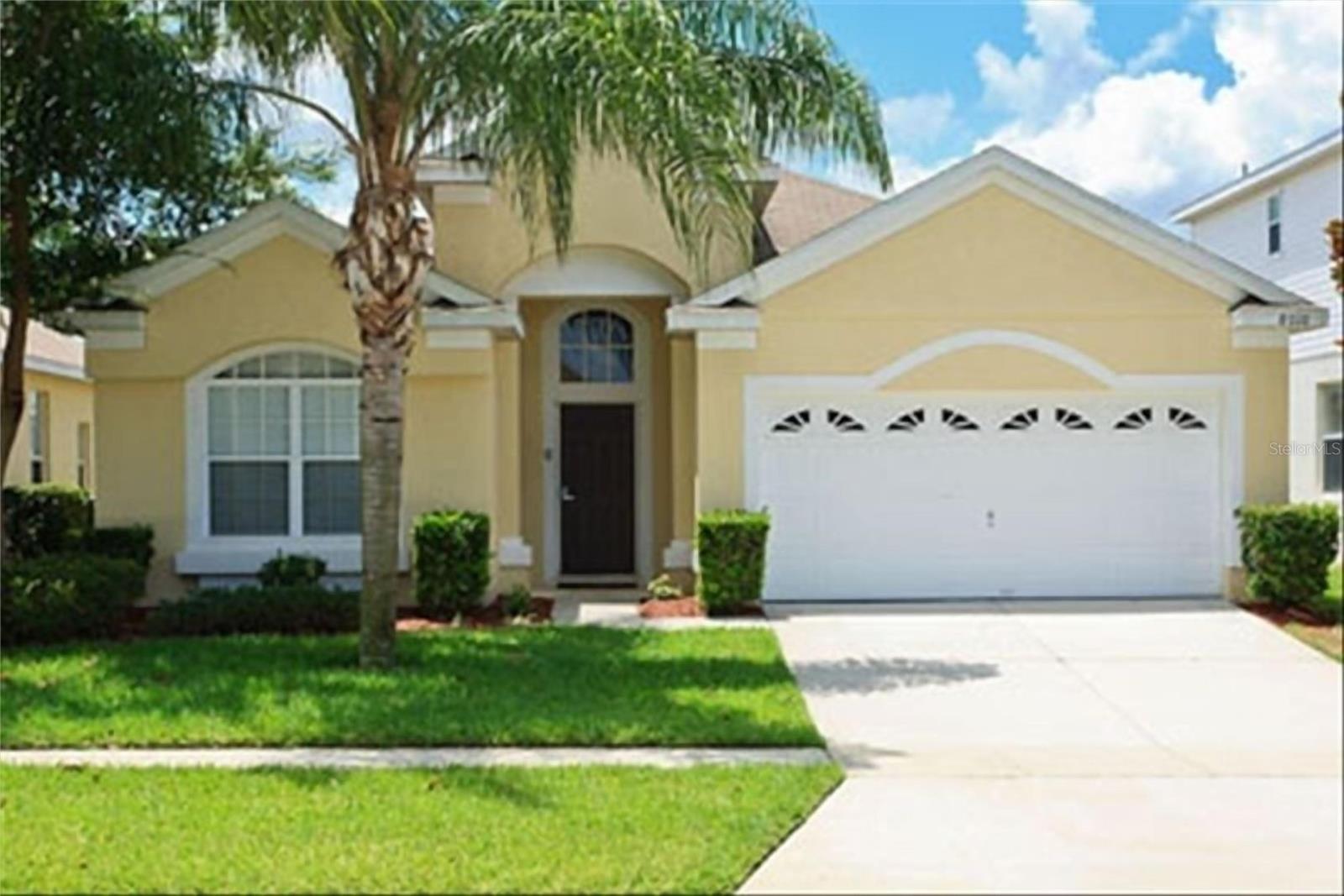 8010 King Palm Cir Property Photo 1