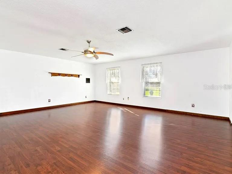 2745 Lloyd Ln Property Photo 20