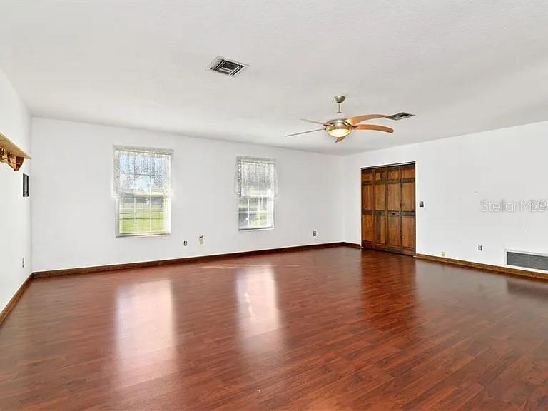 2745 Lloyd Ln Property Photo 21