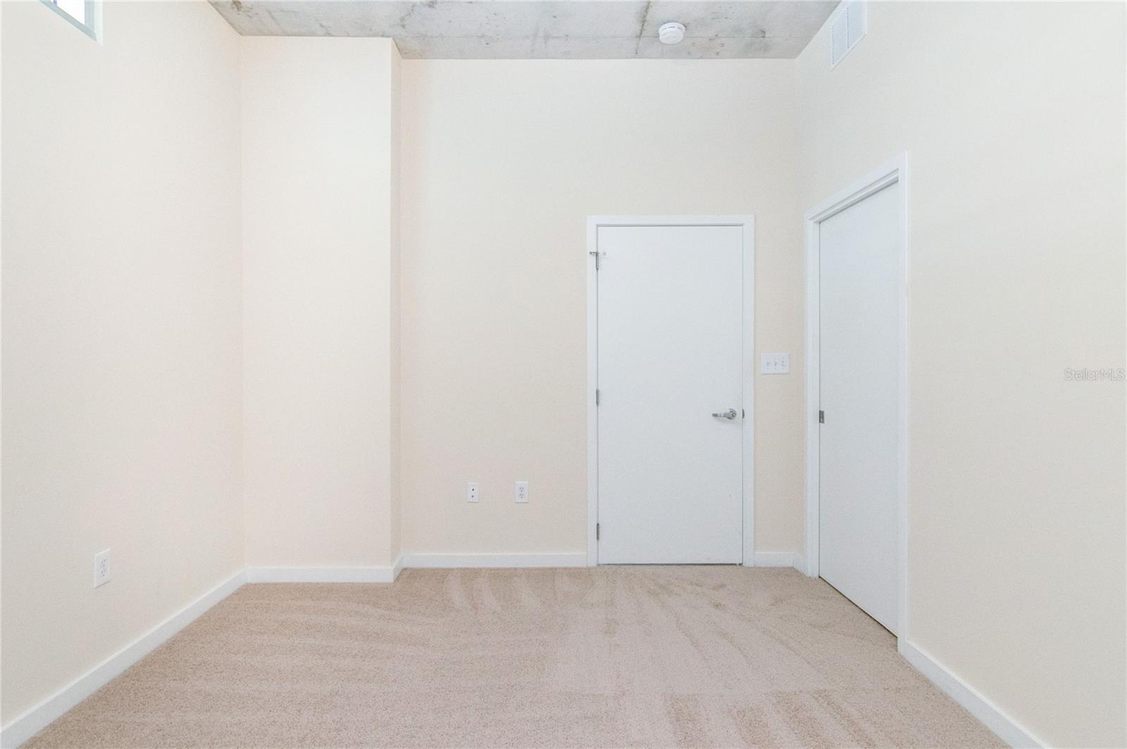 525 E Jackson St #704 Property Photo 12
