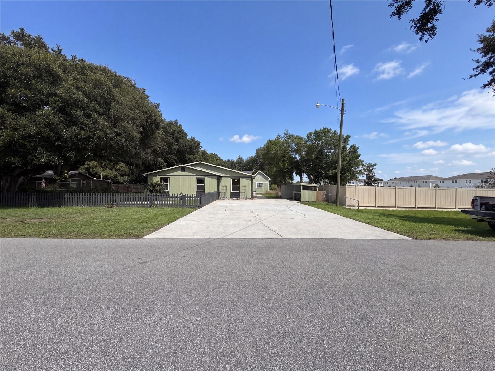 1721 Evergreen St Property Photo 1