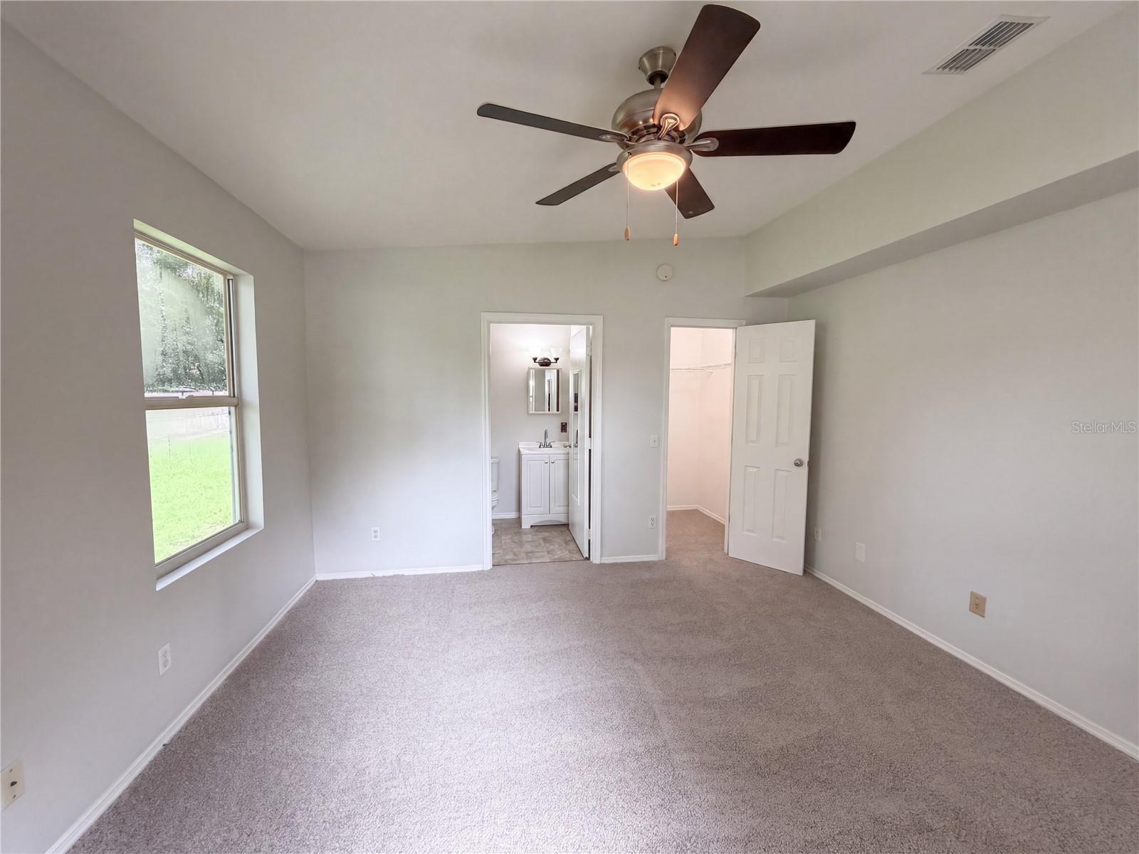 1721 Evergreen St Property Photo 4