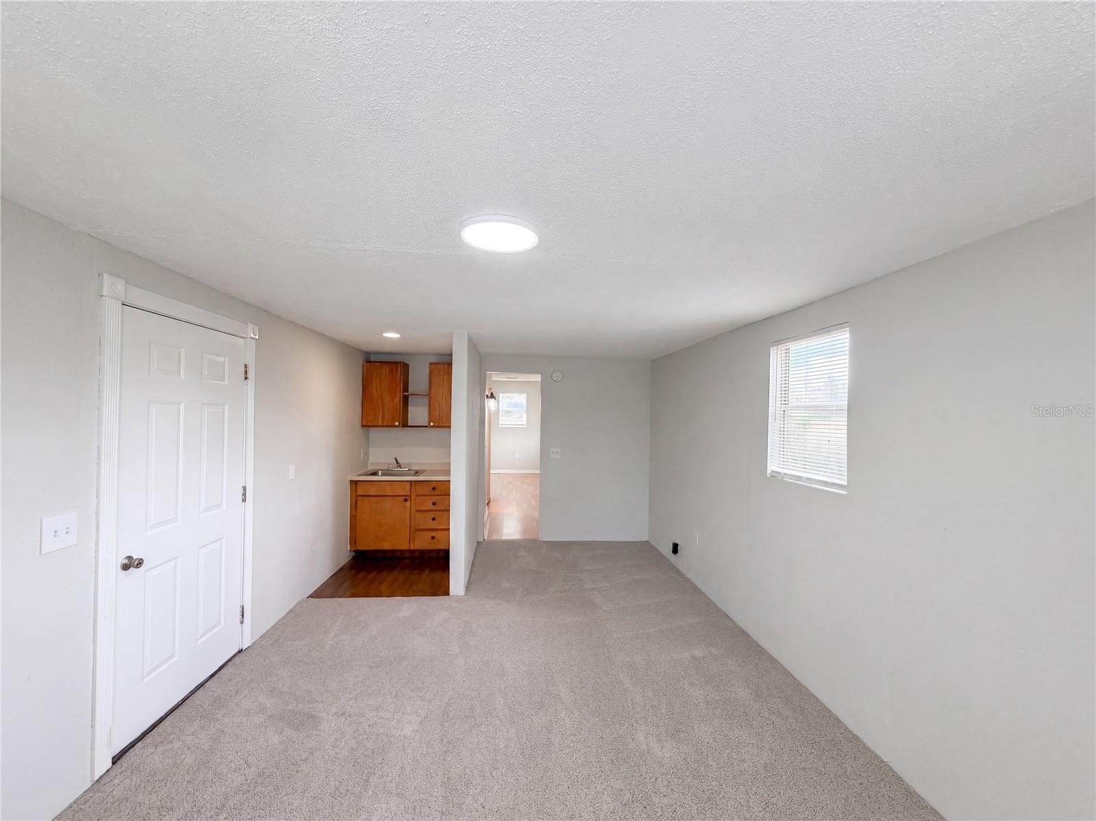 1721 Evergreen St Property Photo 7