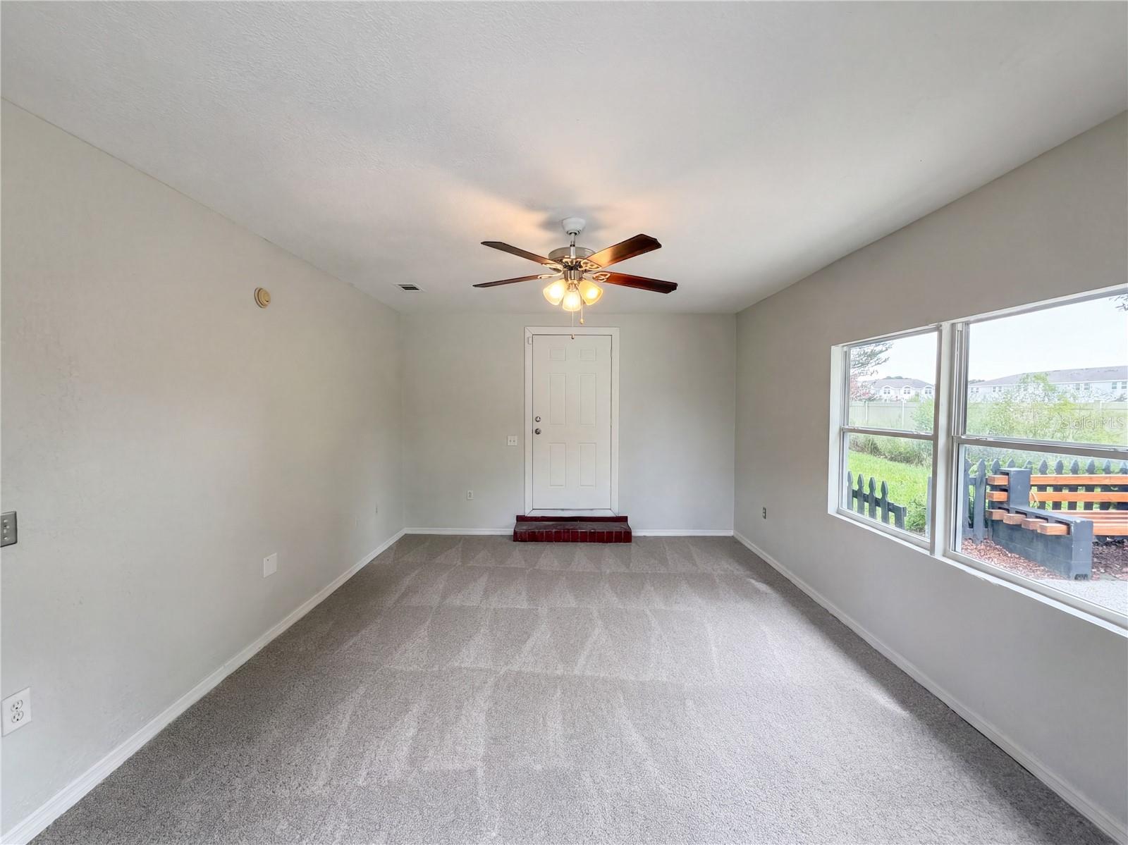 1721 Evergreen St Property Photo 8