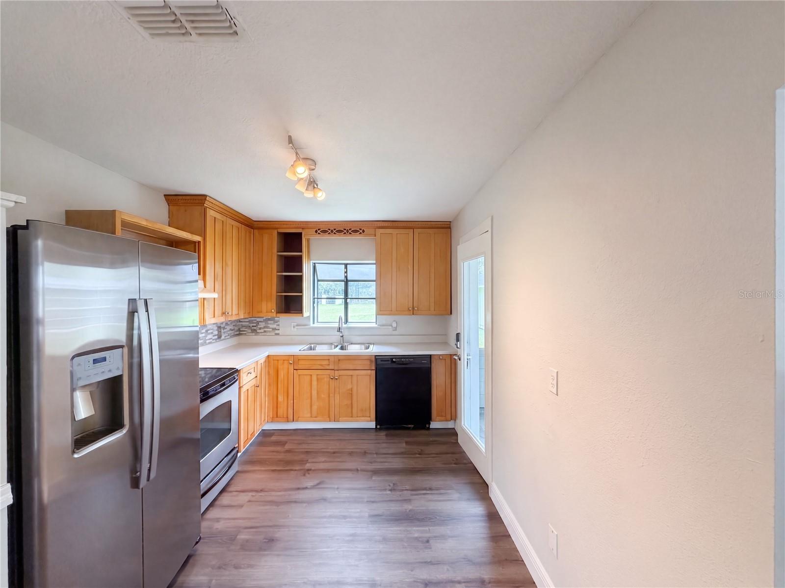 1721 Evergreen St Property Photo 15