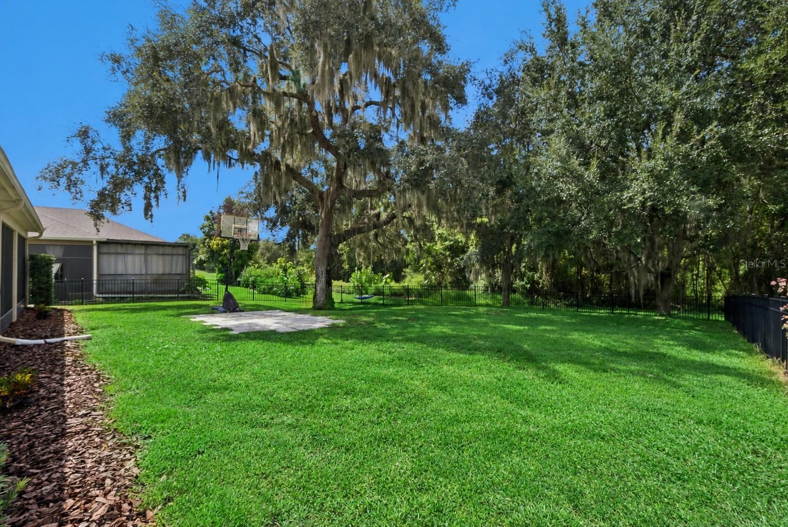 10304 Mallard Landings Way Property Photo 3