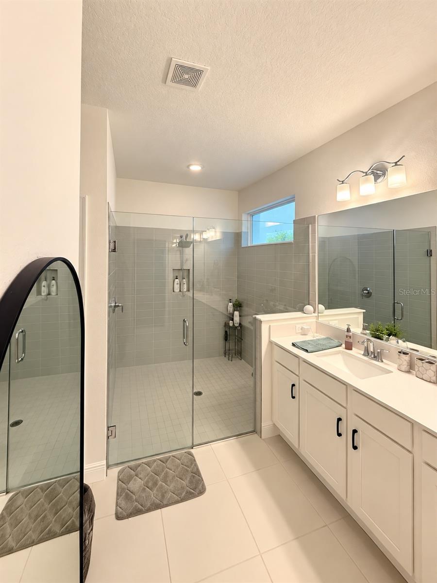 4916 Shady Pines Dr Property Photo 6