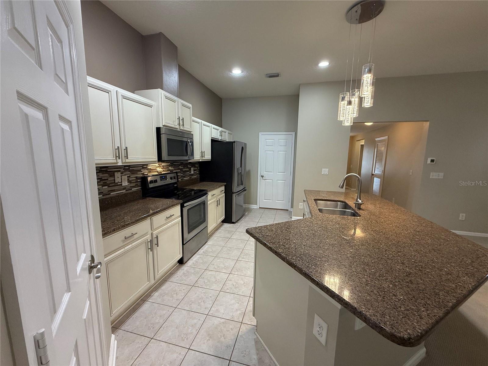 120 Prestwick Grande Dr Property Photo 2