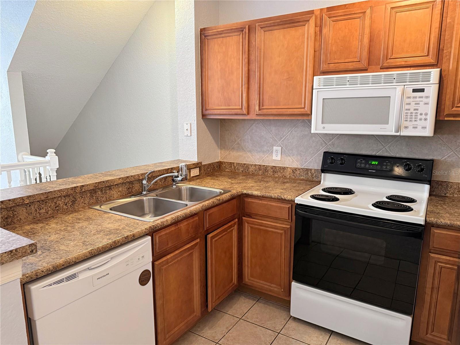 6131 Metrowest Blvd #116 Property Photo 8
