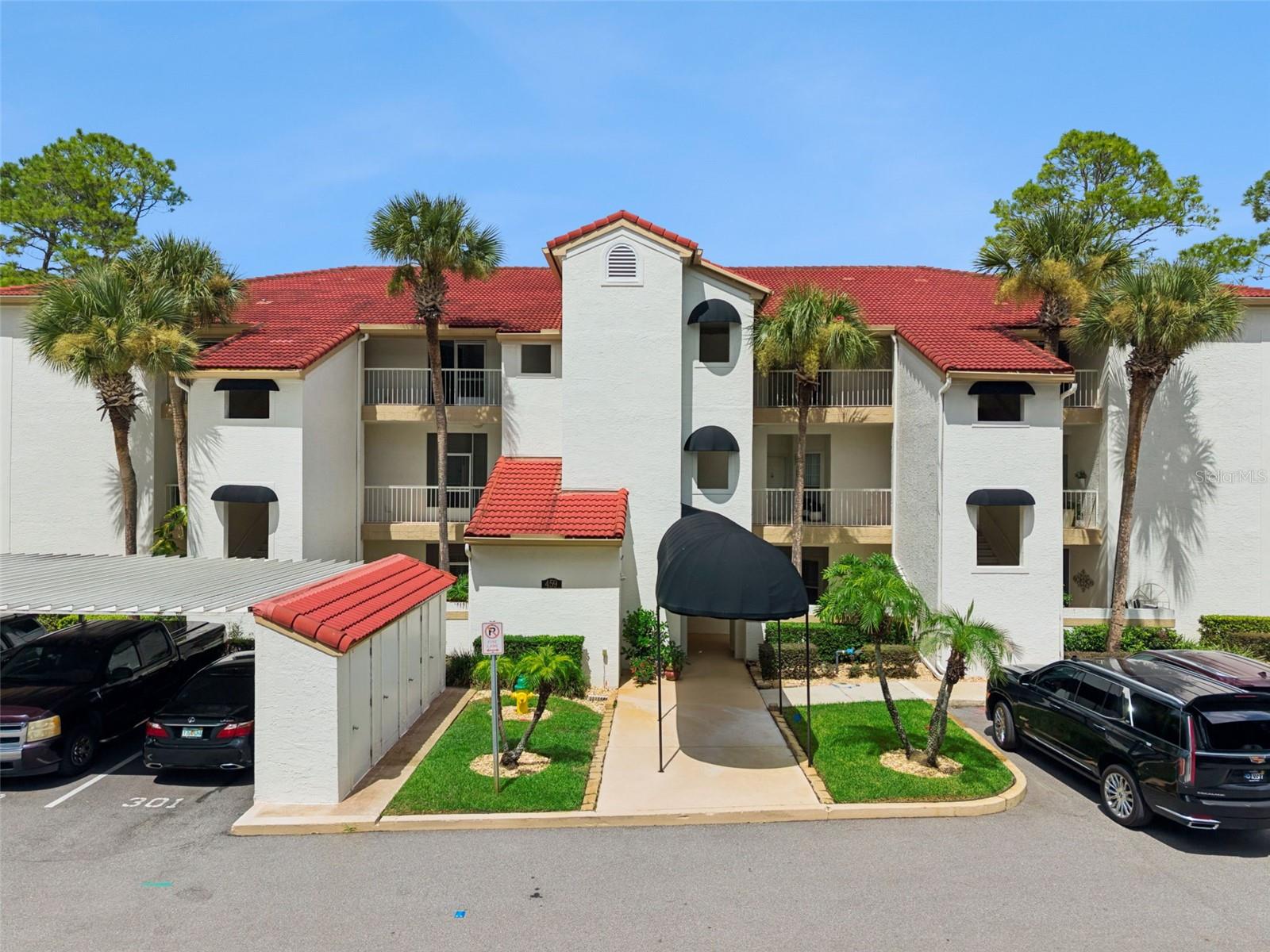 459 HAMPTONCREST CIR #205 Property Photo 1