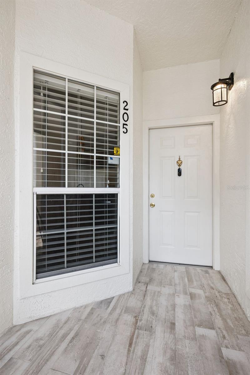 459 Hamptoncrest Cir #205 Property Photo 2