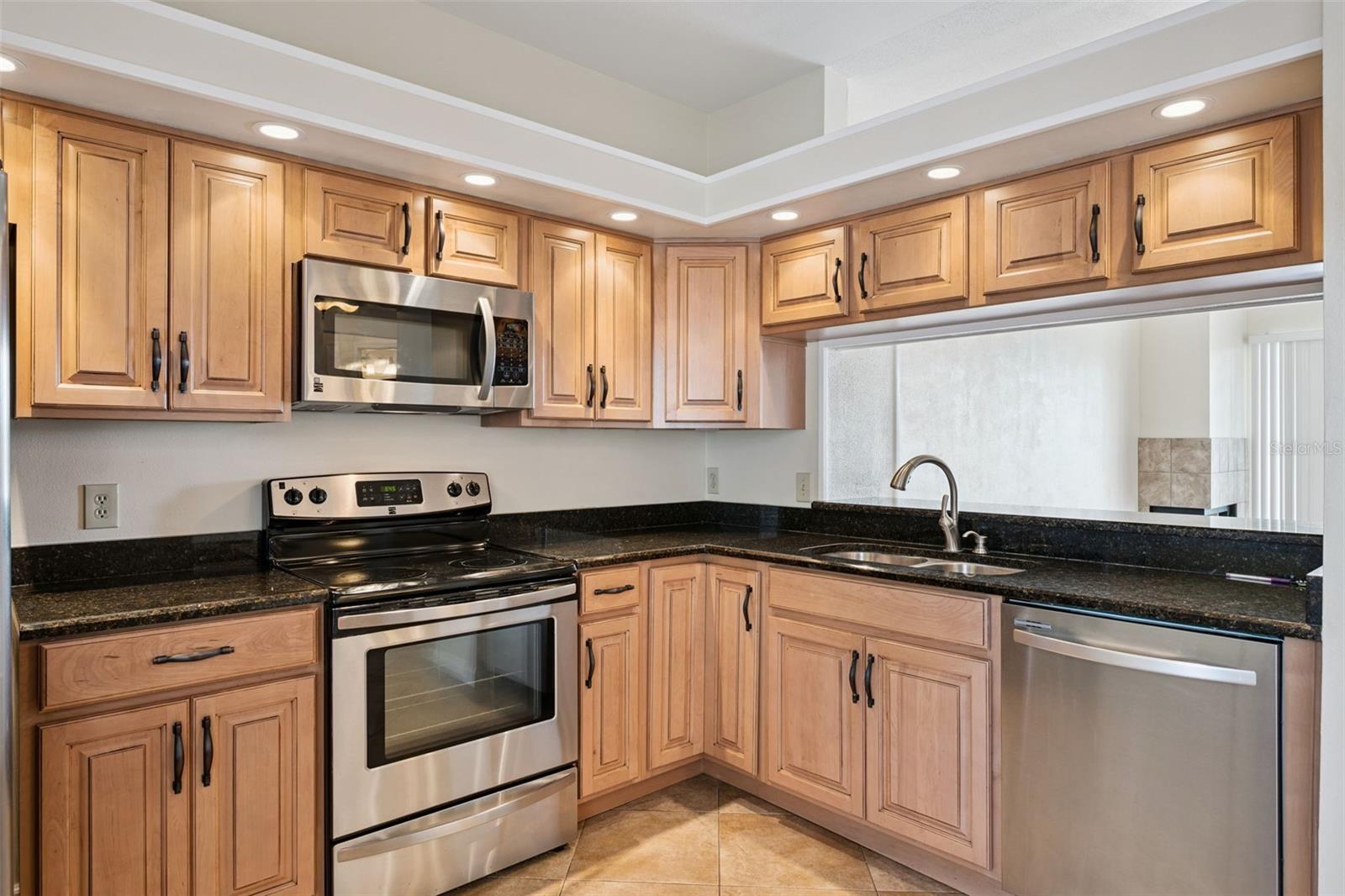 459 Hamptoncrest Cir #205 Property Photo 5