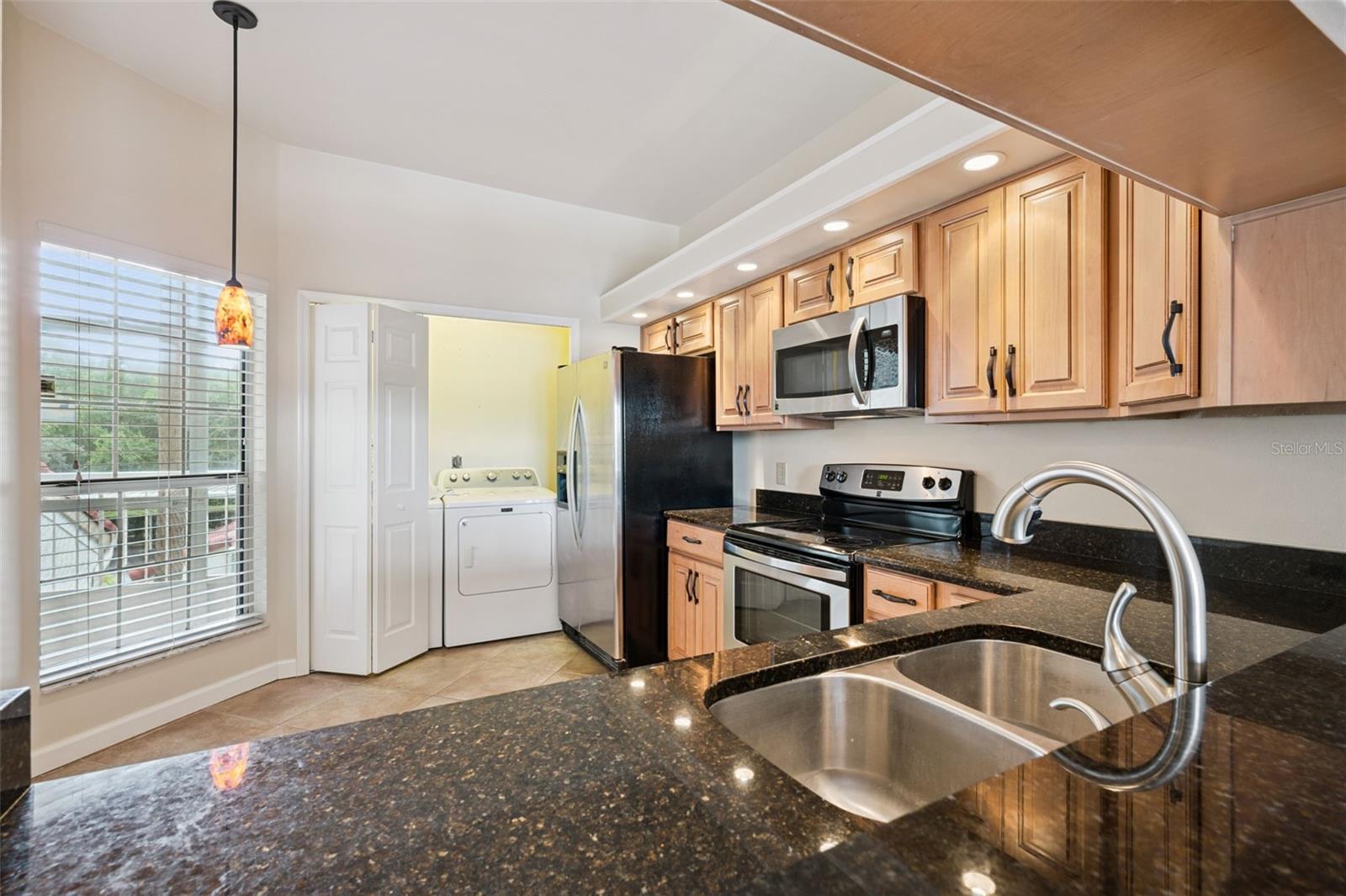 459 Hamptoncrest Cir #205 Property Photo 6