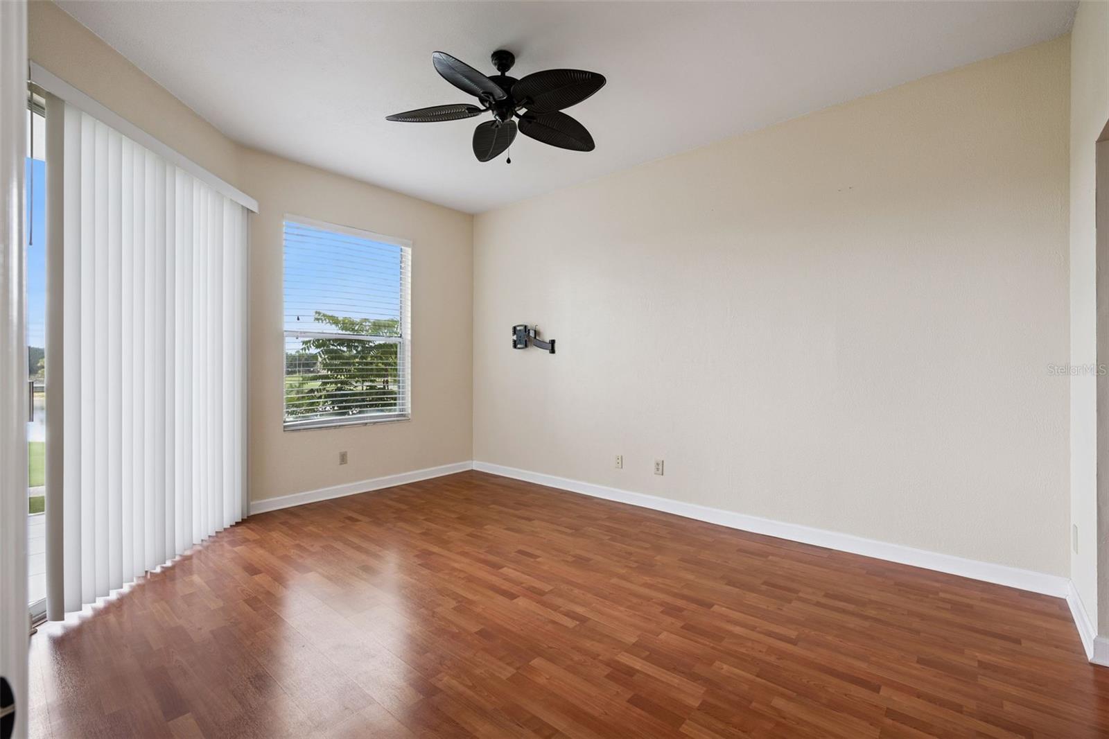 459 Hamptoncrest Cir #205 Property Photo 7