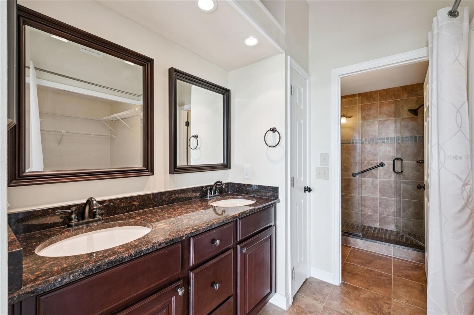 459 Hamptoncrest Cir #205 Property Photo 9