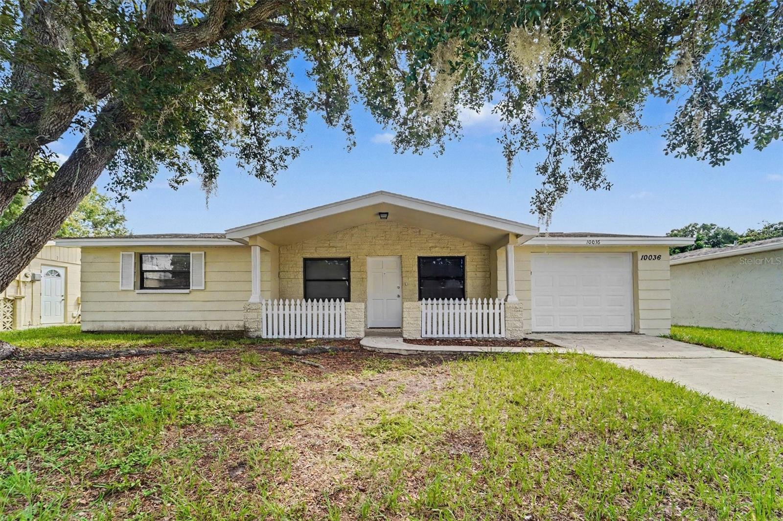 10036 Glen Moor Ln Property Photo 1