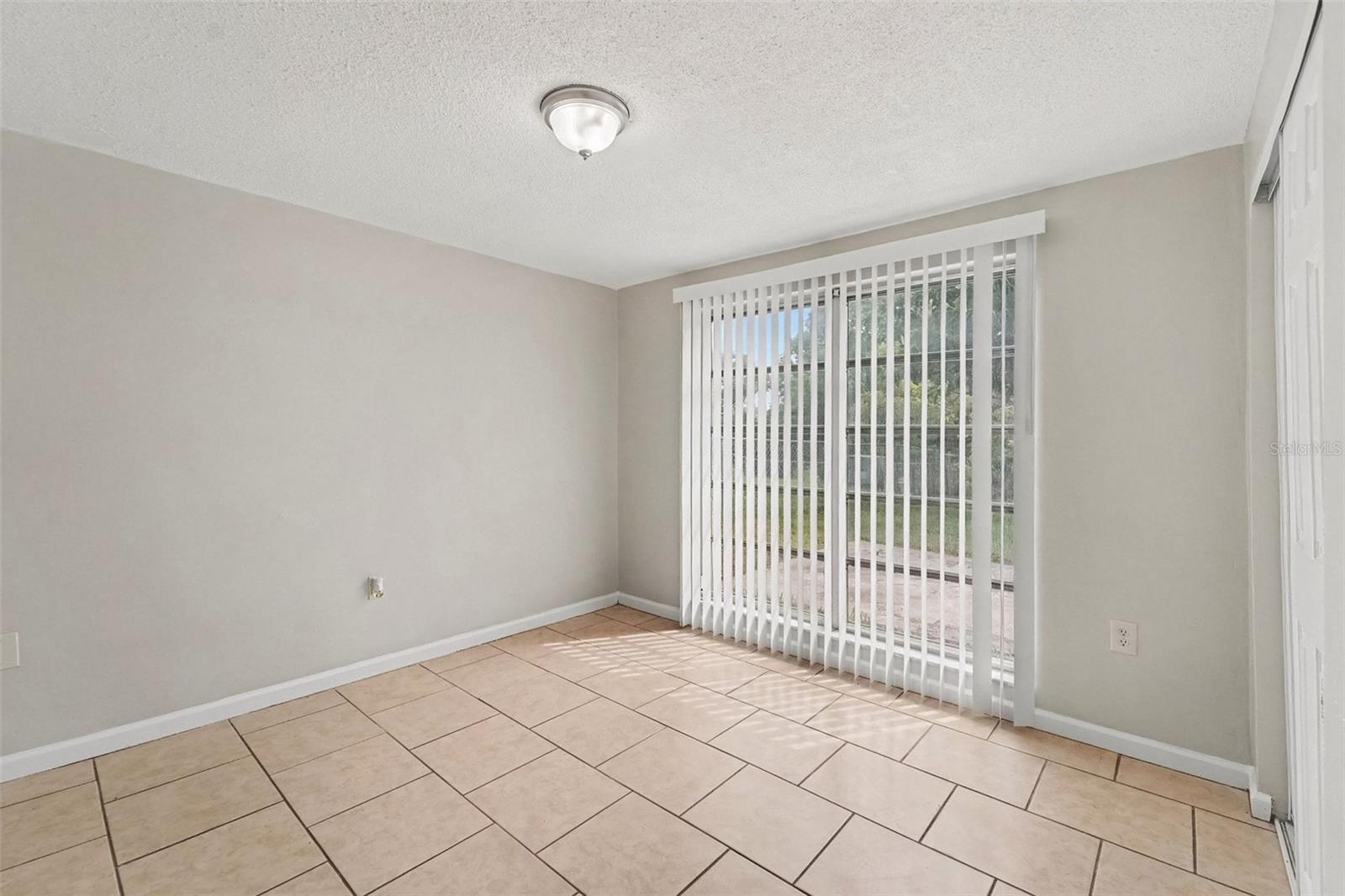 10036 Glen Moor Ln Property Photo 4