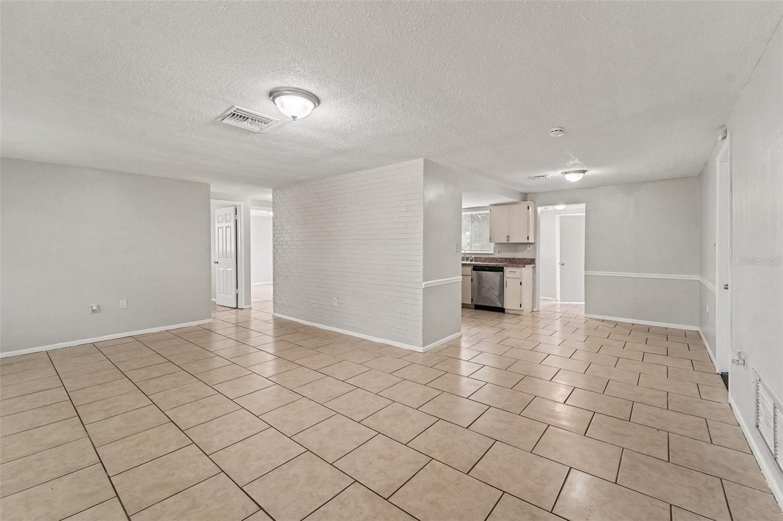 10036 Glen Moor Ln Property Photo 6