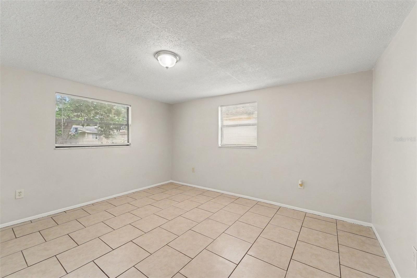 10036 Glen Moor Ln Property Photo 12