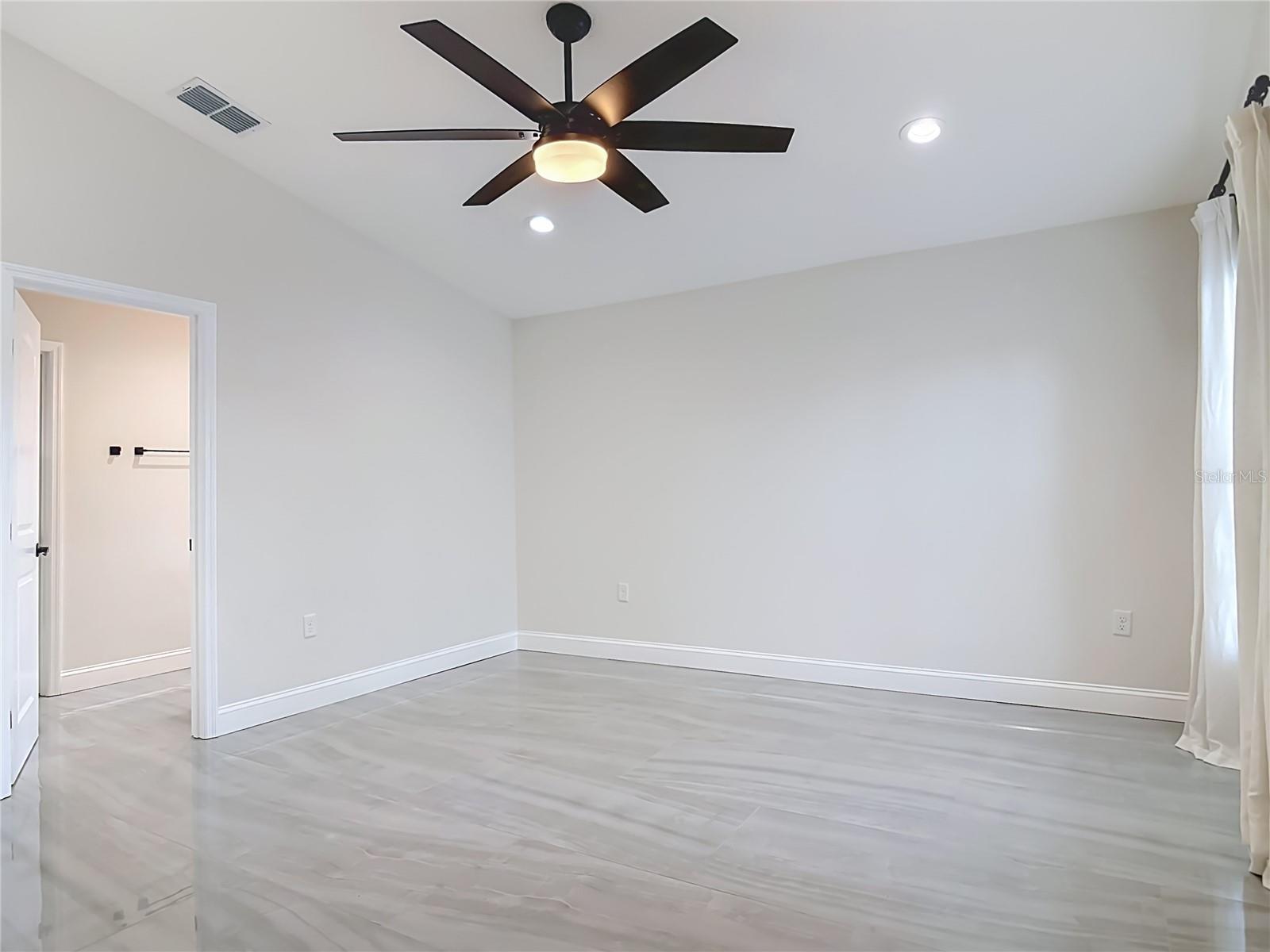 1471 Agatha Dr Property Photo 17