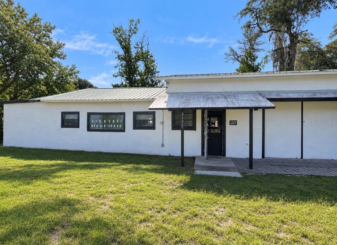 31326 State Road 44 Property Photo 3