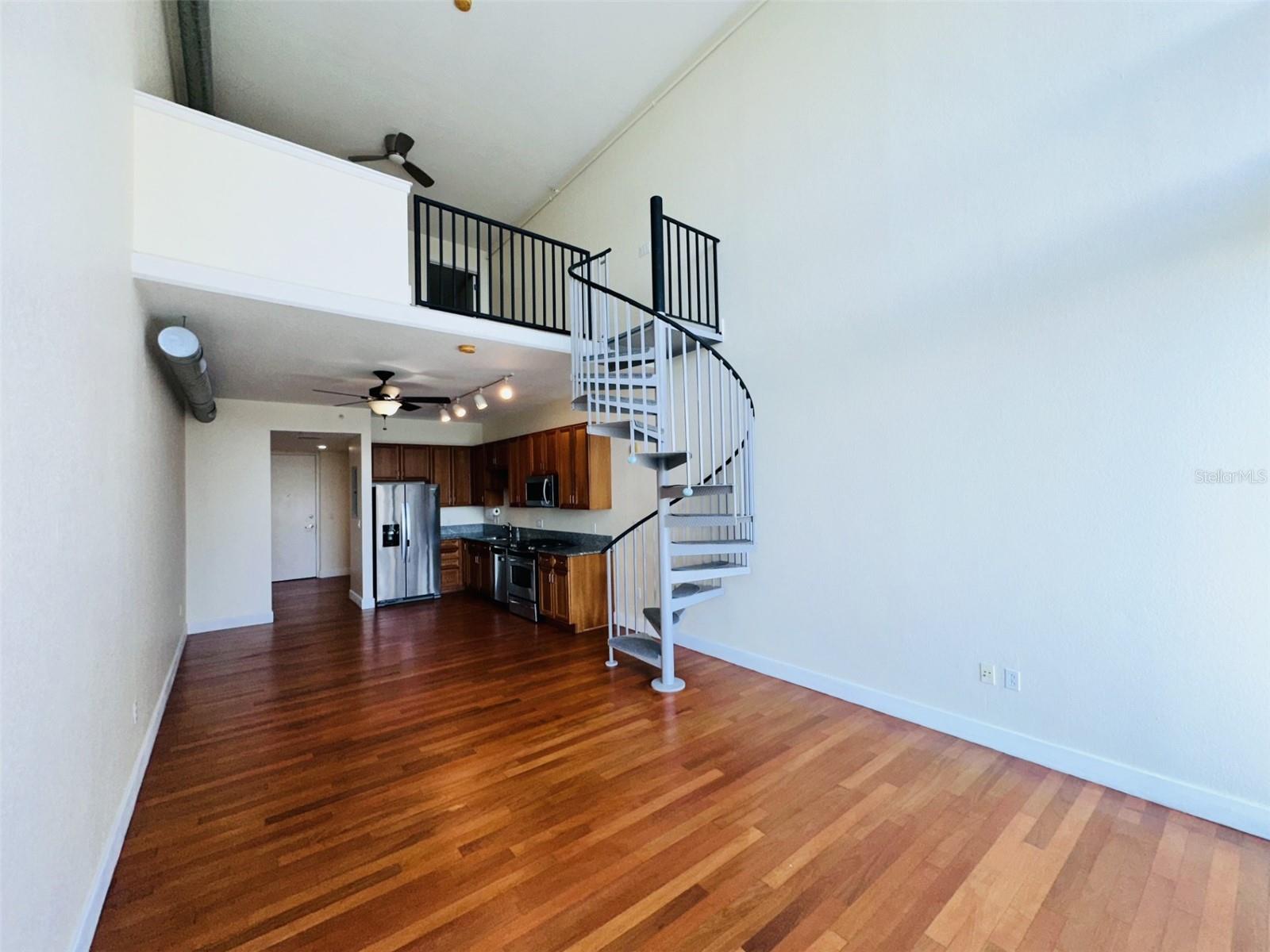 150 E Robinson St #1009 Property Photo 4