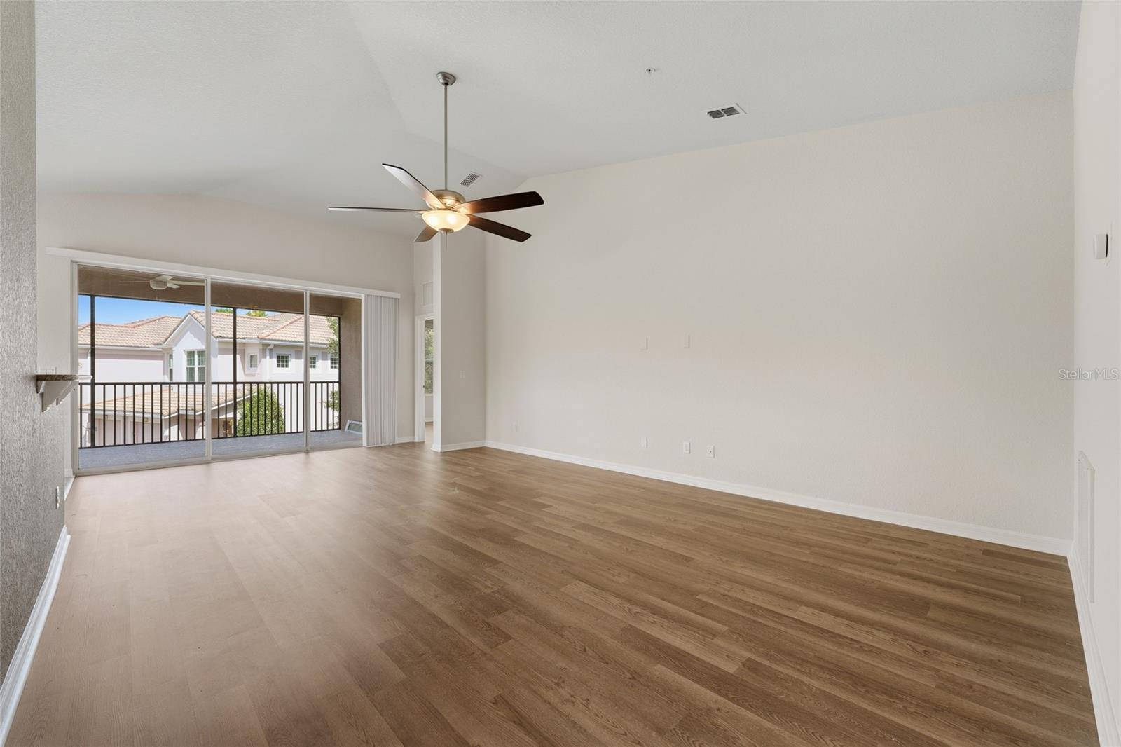 1214 Bella Rose Ct Property Photo 6