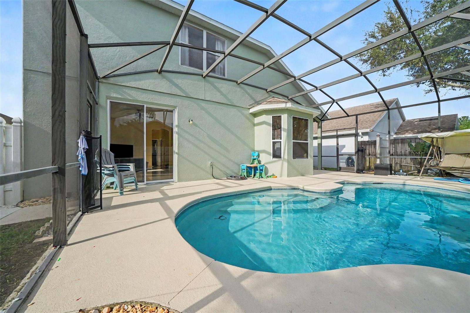909 Devon Creek Rd Property Photo 2