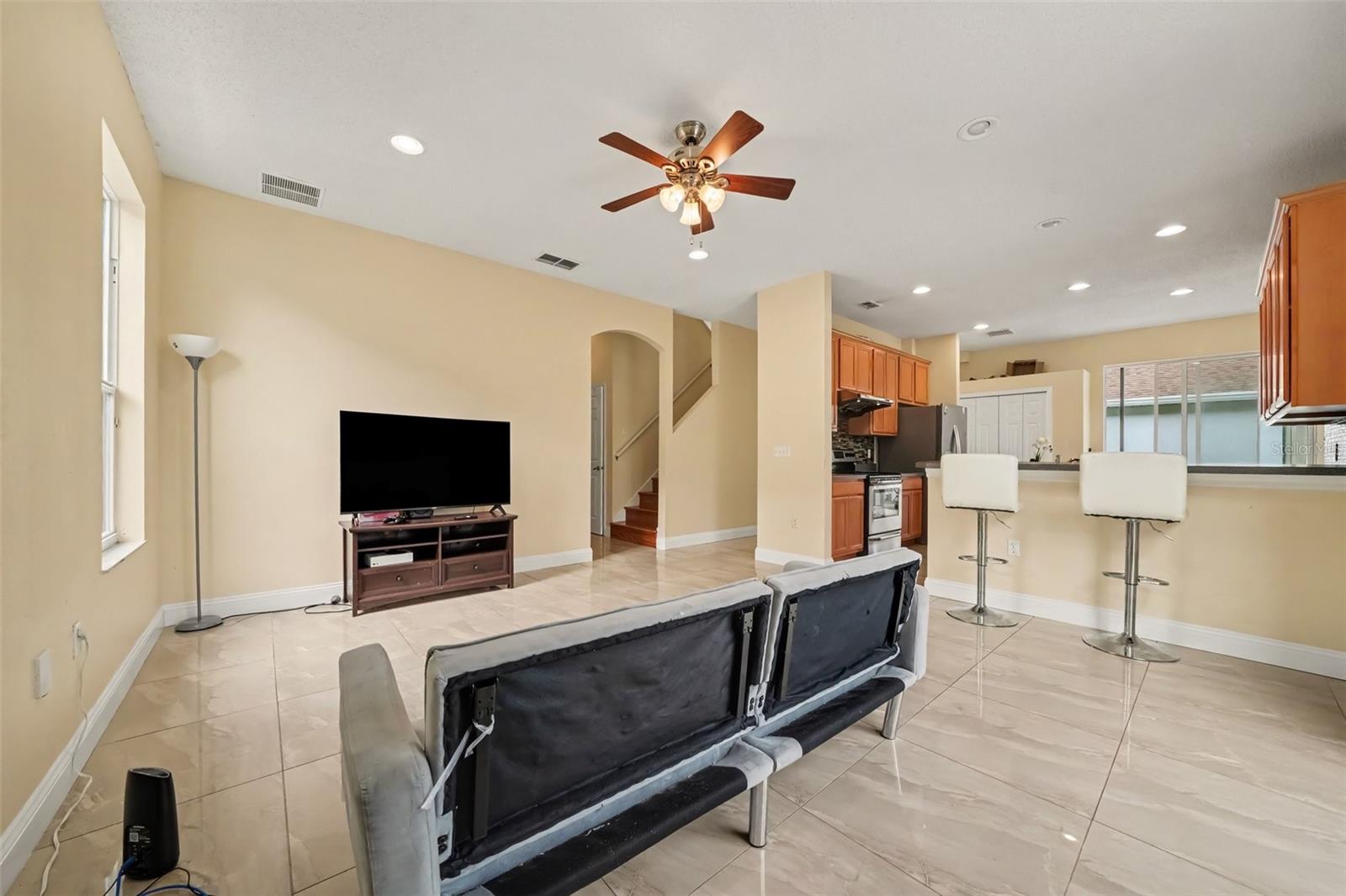 909 Devon Creek Rd Property Photo 12